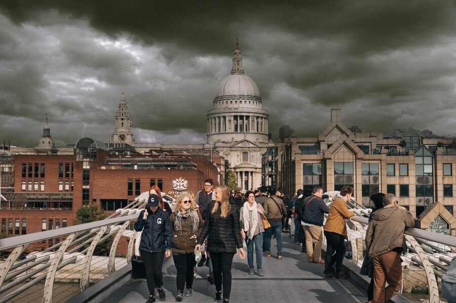 London: Harry Potter Walking Tour in German - Borough Market, the Leaky Cauldron, and Southwark’s wizarding side