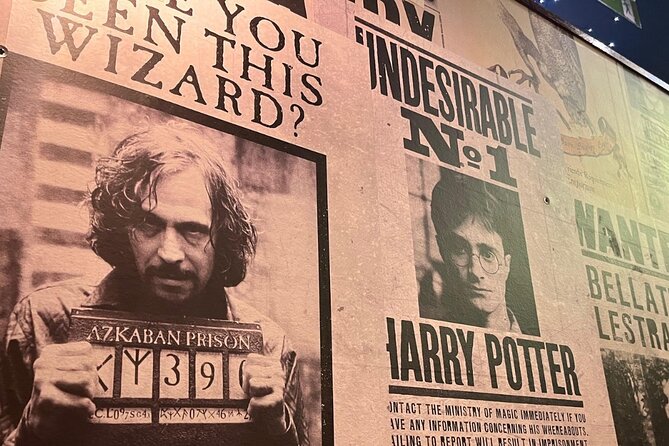 London: Harry Potter Walking Tour with Platform 9 3/4 - Meeting your guide at Embankment