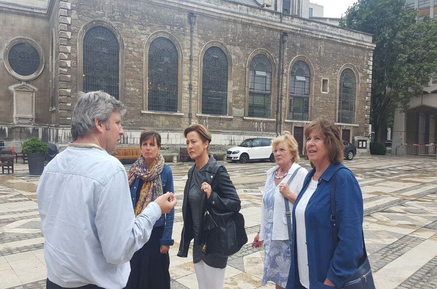 London Highlights Taxi Tour - Why a private black cab works well in London