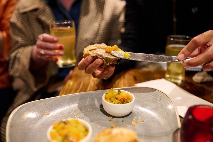 London: Historic Pubs, British Ales & Classic Dishes - Key things to know before you book