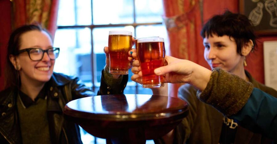 London: Historic Pubs, British Ales & Classic Dishes - Ye Olde Mitre and the first taste of London ale