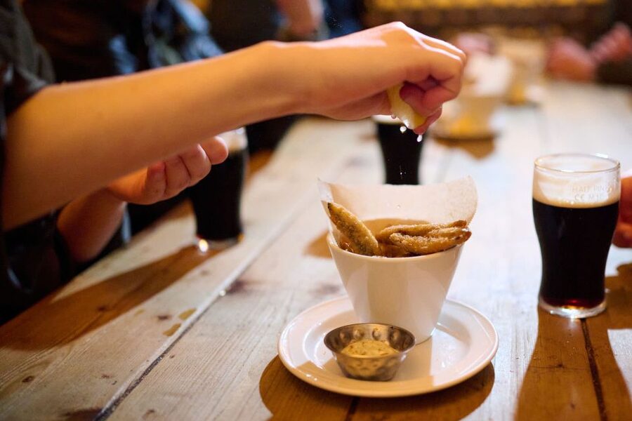 London: Historic Pubs, British Ales & Classic Dishes - Ye Olde Cheshire Cheese and a Dickens-era pairing