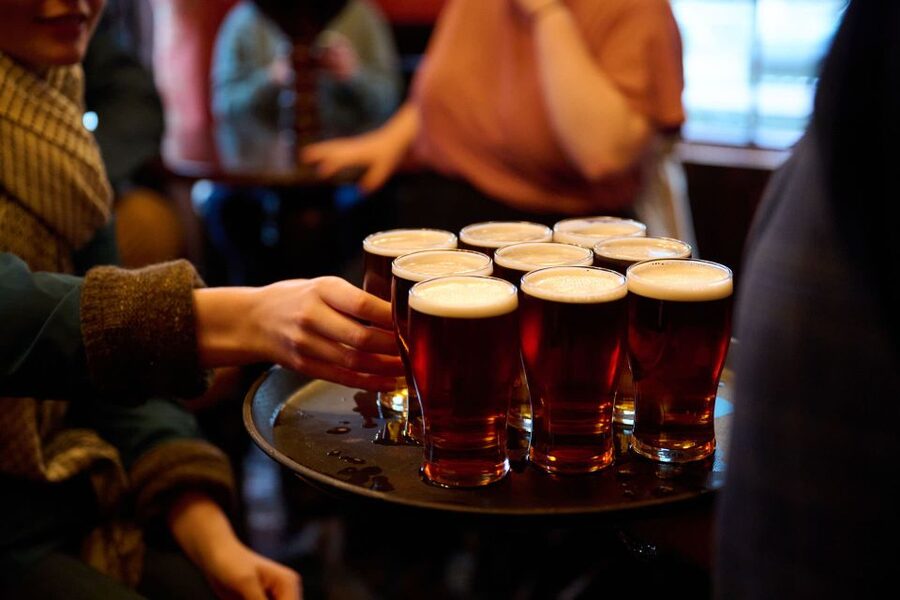 London: Historic Pubs, British Ales & Classic Dishes - Meeting at St Andrew Holborn Garden