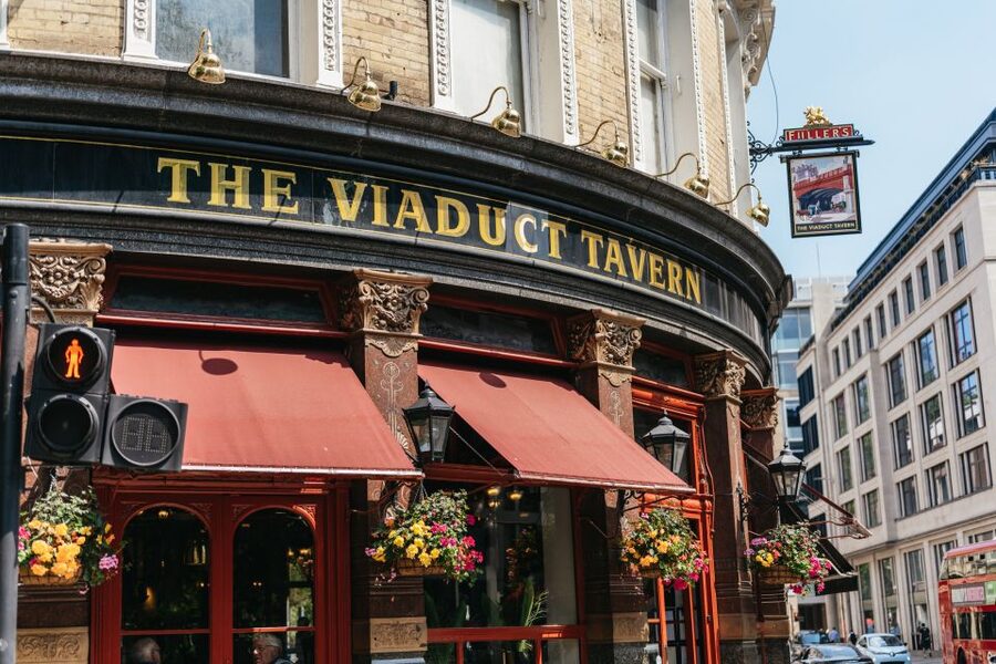London: Historic Pubs of Central London Walking Tour - What to bring and how to prepare