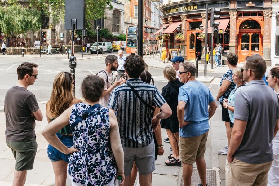 London: Historic Pubs of Central London Walking Tour - Walking the street of shame through old and new London