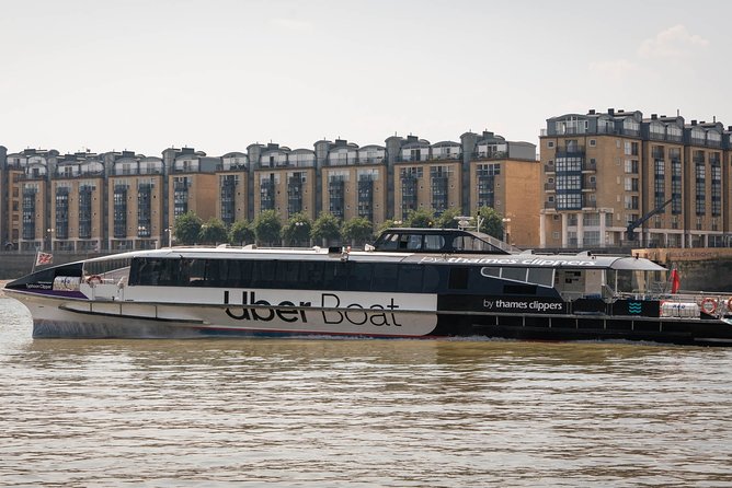London: Hop-On Hop-Off 1 Day River Thames Adventure - Uber Boat - Canary Wharf changes the view to glass and steel