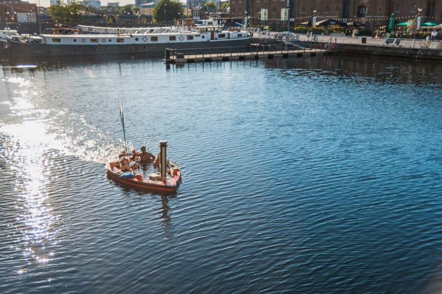 London: Hot Tub Boat Guided Historical Docklands Cruise - Key points to know before you book