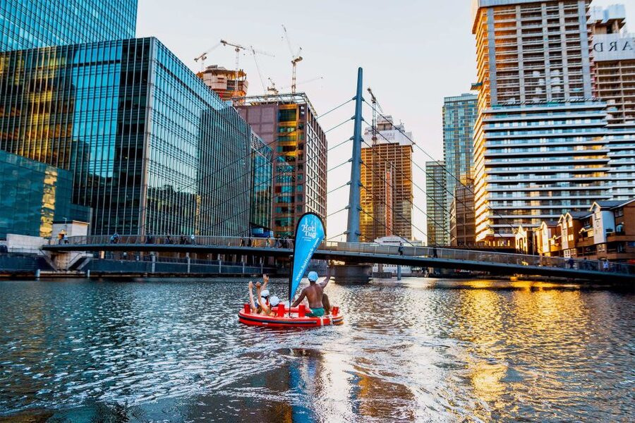 London: Hot Tub Boat Guided Historical Docklands Cruise - What to bring and how to prepare