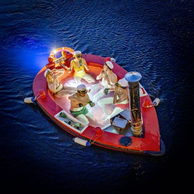 London: Hot Tub Boat Guided Historical Docklands Cruise - Starting at Skuna Boats