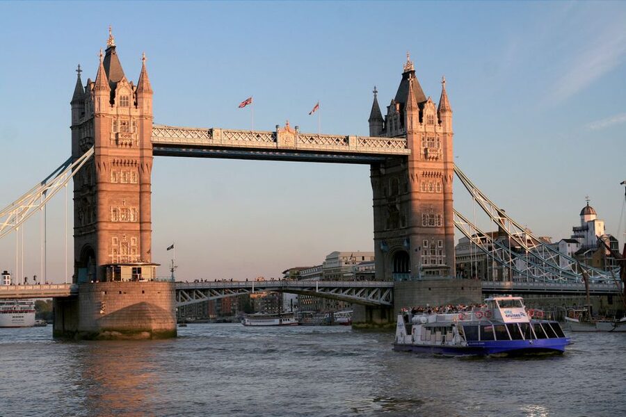 London in One Day Tour with River Cruise - What $174 includes, and what it does not