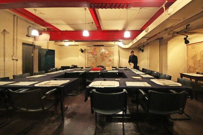 London in WW2 Walking Tour with Churchill War Rooms Visit - Horse Guards Parade and a change of atmosphere