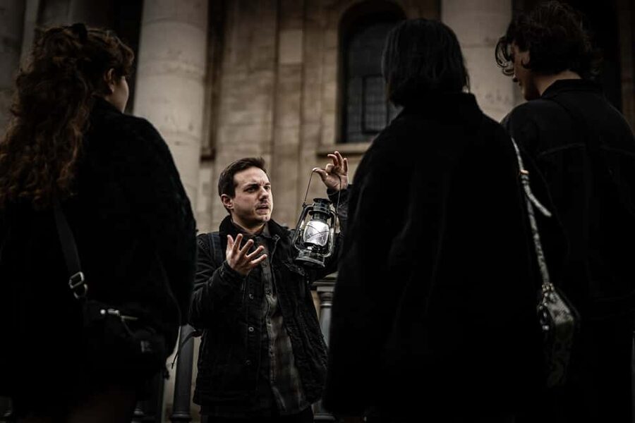 London: Interactive Jack the Ripper Walking Tour - The Whitechapel walk brings the case into focus