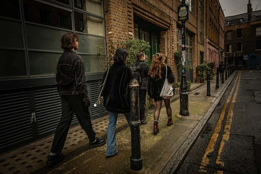 London: Jack the Ripper Interactive Tour in Whitechapel - Using the detective pack to test the evidence