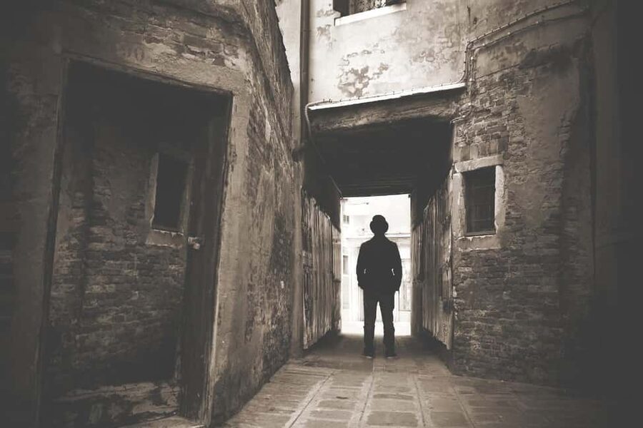 London: Jack the Ripper Walking Tour - How the guides shape the experience