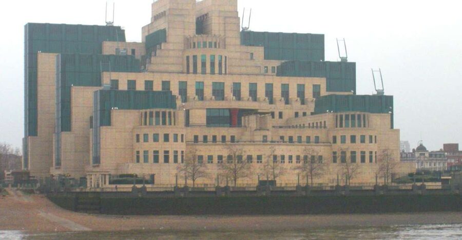 London: James Bond Shooting Locations Tour by Black Taxi - Bentley and Aston Martin showroom stops