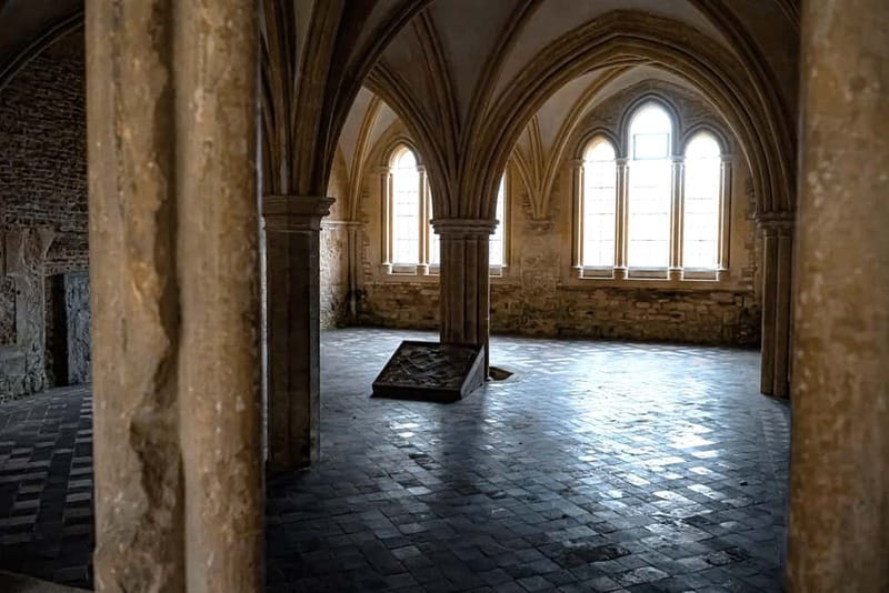 London: Lacock & The Cotswolds Harry Potter Small Group Tour - Group size, comfort, and the long return