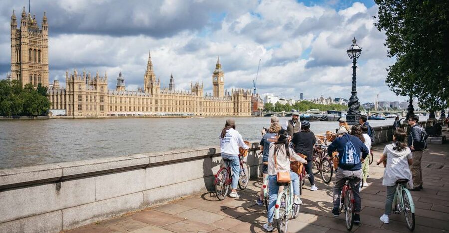 London: Landmarks & Secrets Bike Tour with Pub & Street Art - Is this London bike tour right for you?
