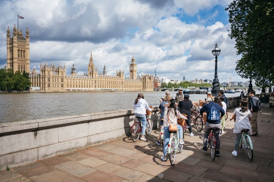 London: Landmarks & Secrets Bike Tour with Pub & Street Art - Price, comfort, and who gets good value