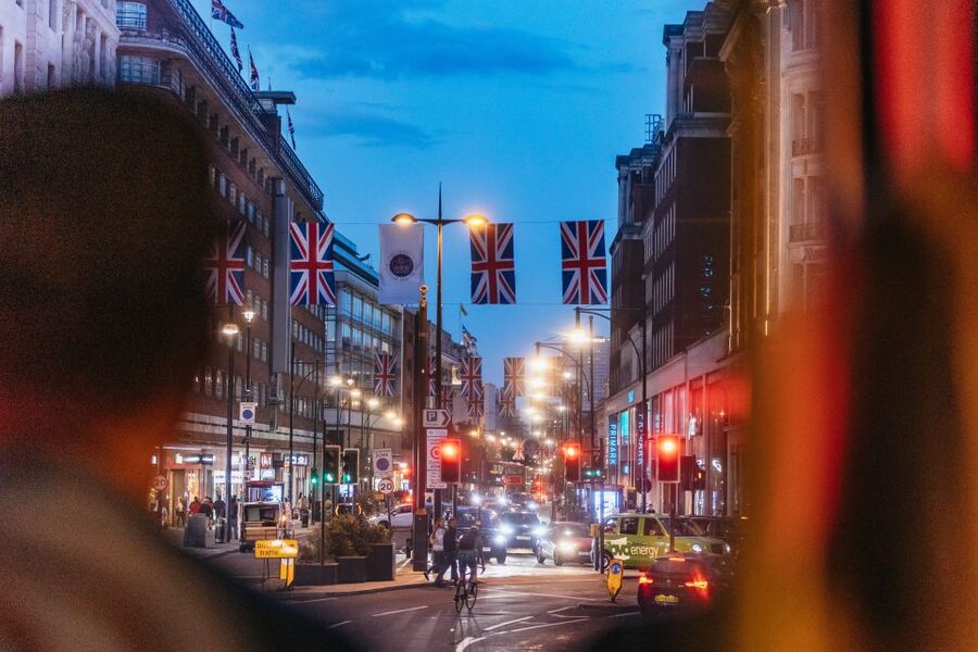 London: London by Night Sightseeing Open-Top Bus Tour - The guides are central to the experience