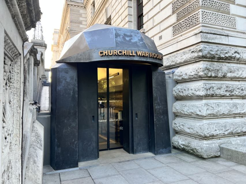 London: London in WW2 and Churchill War Rooms Entrance - Entering Churchill’s War Rooms