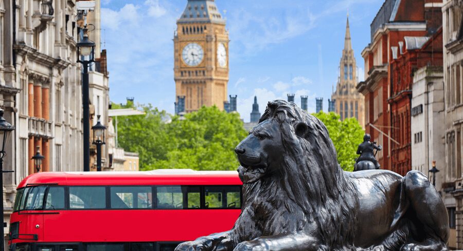 London: London Sightseeing Walking Tour with 30+ Sights - Tower of London is the first major climax