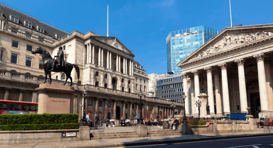 London: London Sightseeing Walking Tour with 30+ Sights - The Tube connects the old City with royal Westminster