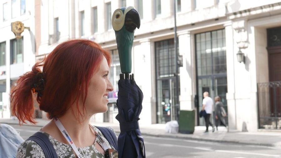 London: Mary Poppins Walking Tour - The Bank of England and the kite connection