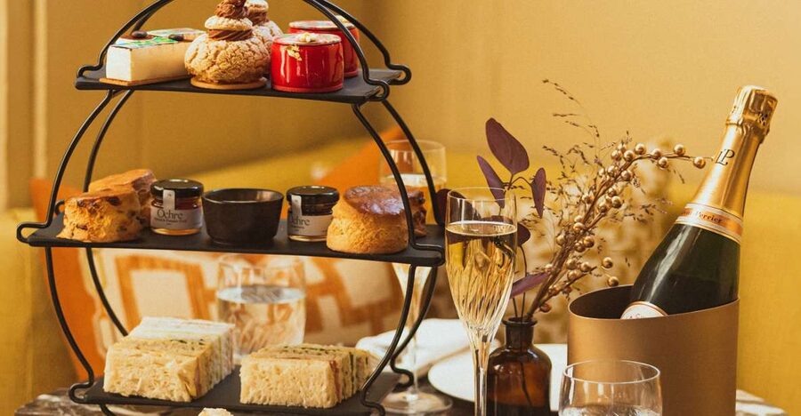London: National Gallery Guided Tour and Afternoon Tea - Finding the Sainsbury Wing meeting point