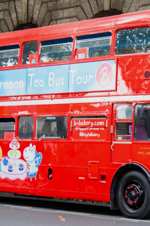 London: Peppa Pig Bus Tour with Entertainment - What arrives on the afternoon tea stand