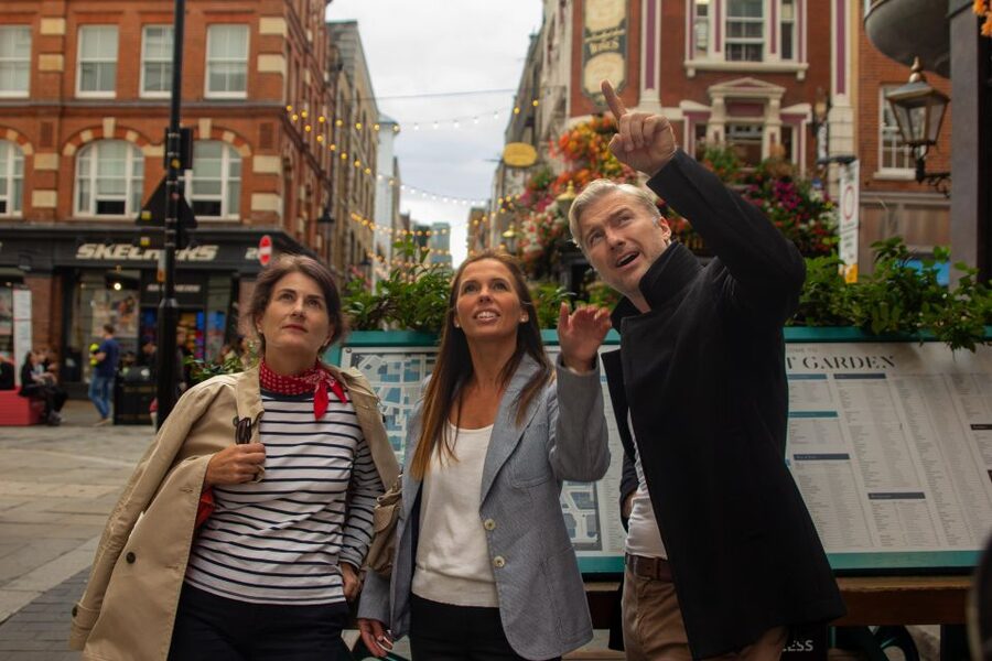 London: Private Personalized Tour with a Local Host - Southbank and the walk toward London Bridge