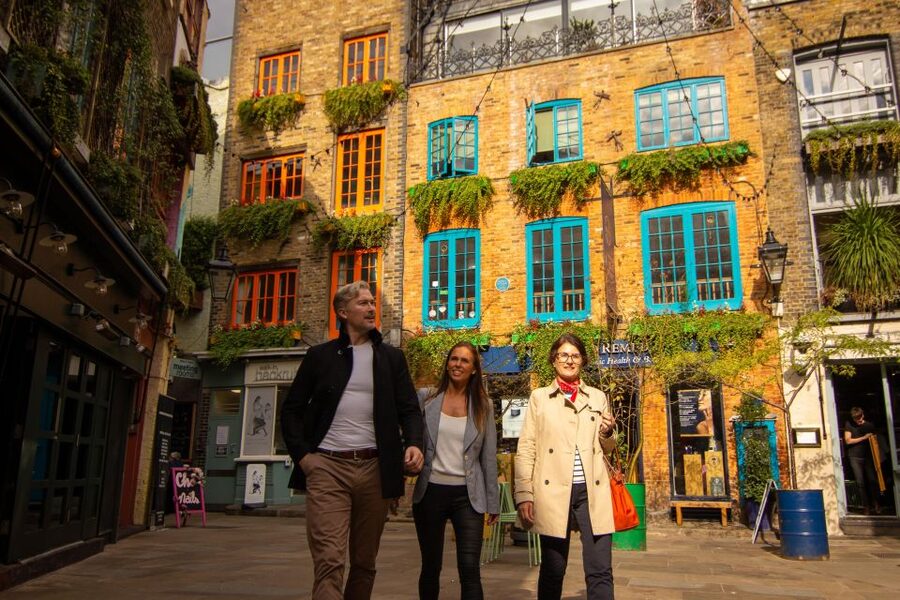 London: Private Personalized Tour with a Local Host - Shops, food, music, and neighborhoods