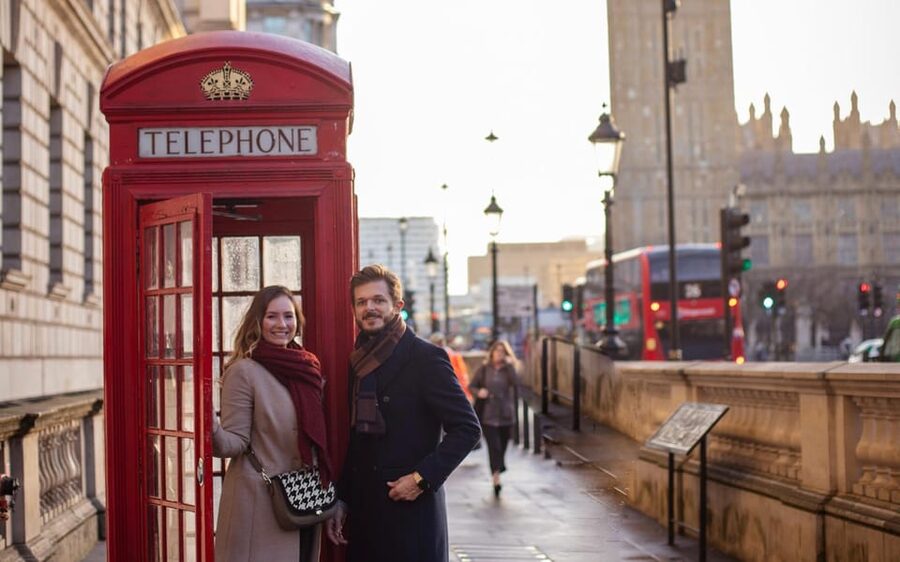 London: Private Photoshoot with Video Clip Option - Making the most of famous backdrops