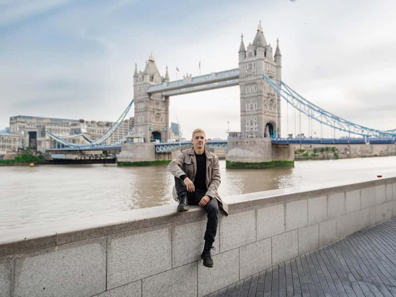London: Private travel vacation photoshoot -Romantic Special - Pose guidance for people who dislike posing