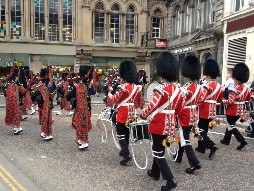 London: Private Walking Sightseeing Tour - Big Ben and Parliament bring the royal route into politics