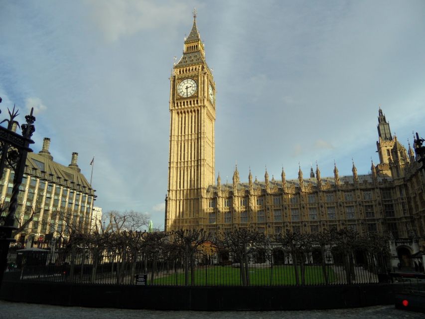 London: Private Walking Sightseeing Tour - Westminster Abbey rewards a closer look