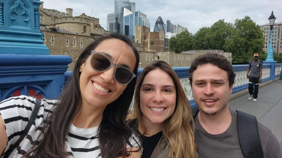 London Private Welcome Tour with a Local Guide - A first walk through London, built around you