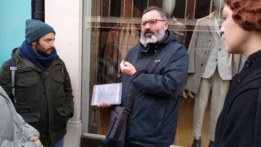London: "Queen" Highlights Walking Tour - The pace, weather, and practical demands