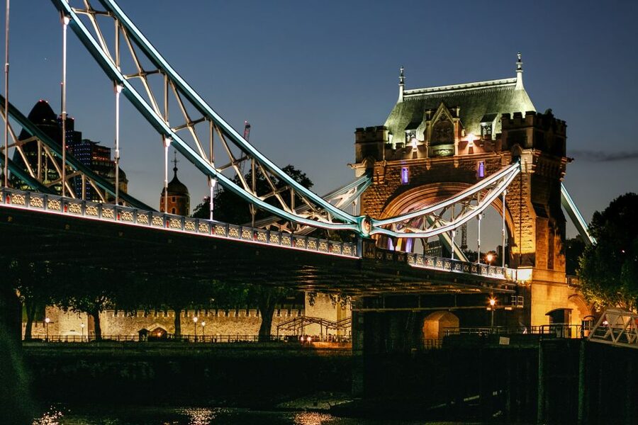 London: River Thames Dinner Cruise - The best views are outside the dining room