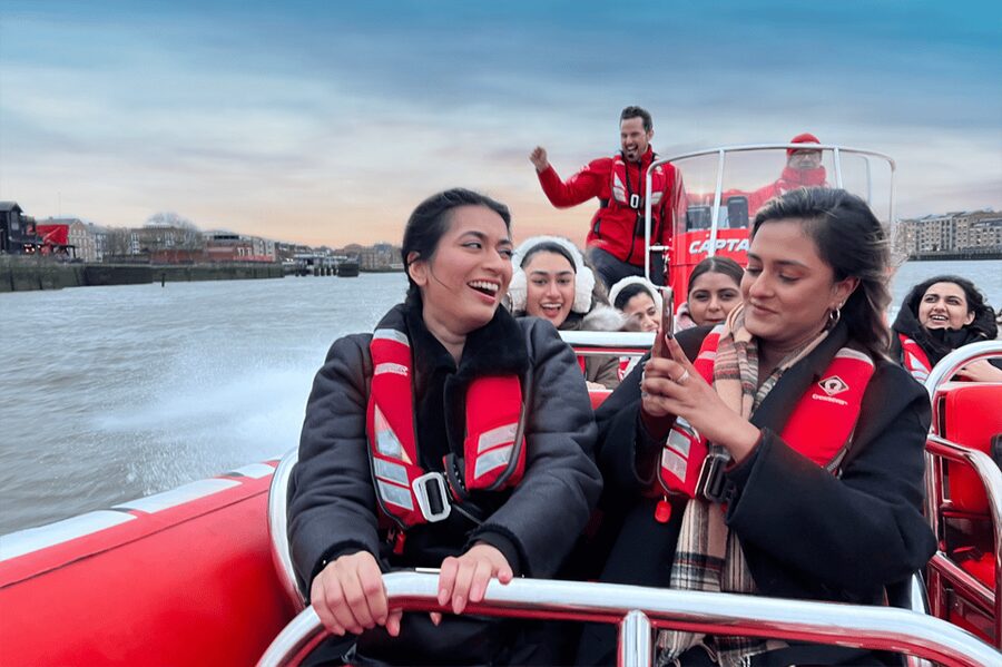 London: River Thames Sunset Speedboat Experience with Drink - The first sightseeing run: London Eye to Tower Bridge