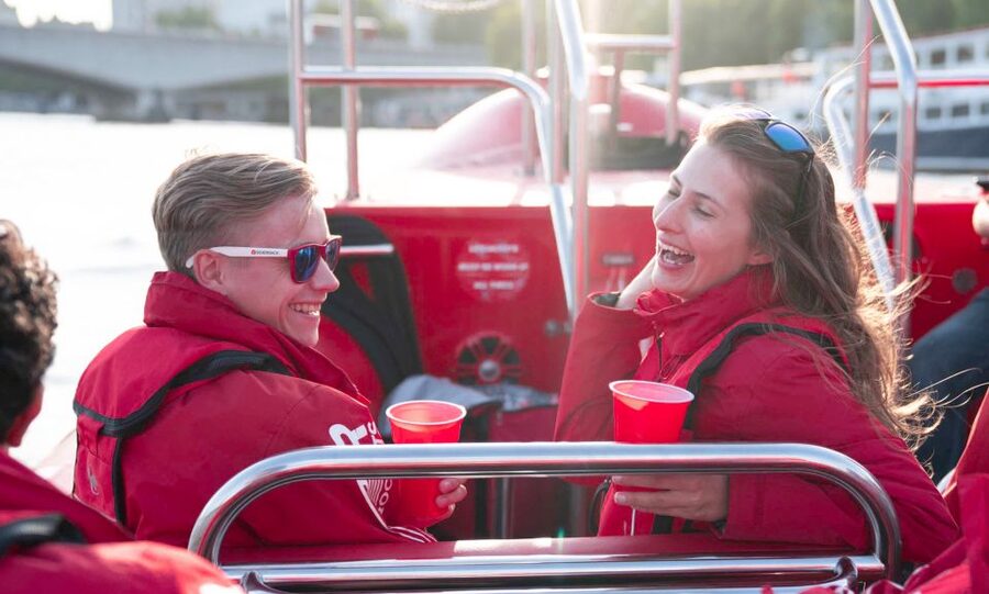 London: River Thames Sunset Speedboat Experience with Drink - Who should book this ride?
