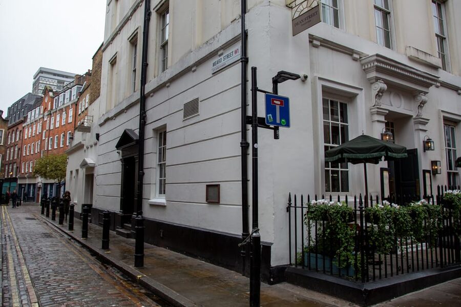 London: Rock 'n' Roll History Tour - Kensington, Queen, and Freddie Mercury