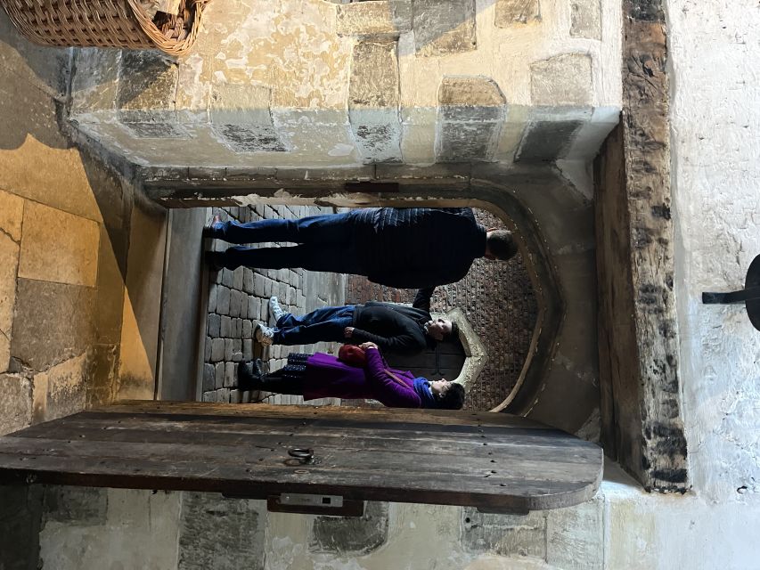 London: Royal Hampton Court Guided Tour with Afternoon Tea - The Sunken Gardens and Henry VIII’s Kitchens