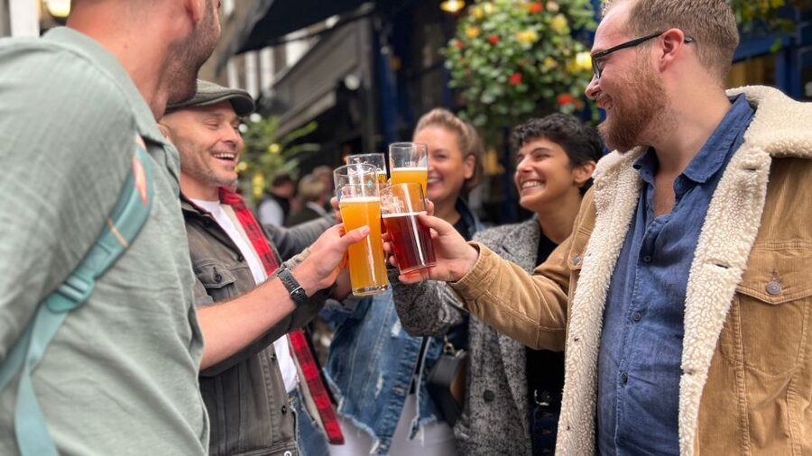 London: Royal Historic Pubs Walking Tour - Pace, group size, and the final pub