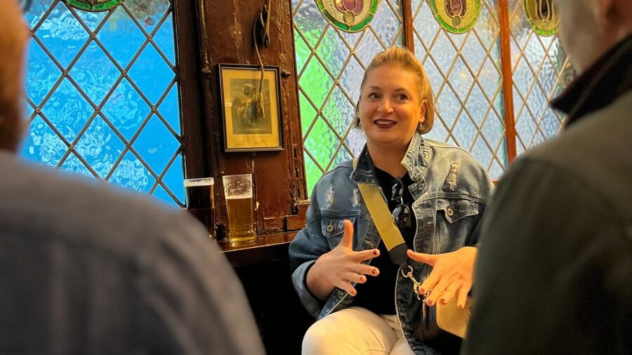 London: Royal Historic Pubs Walking Tour - Churchill, wartime London, and a house with a story