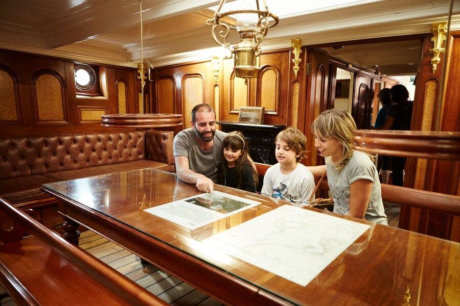 London: Royal Museums Greenwich Day Pass - Walking downhill to Cutty Sark