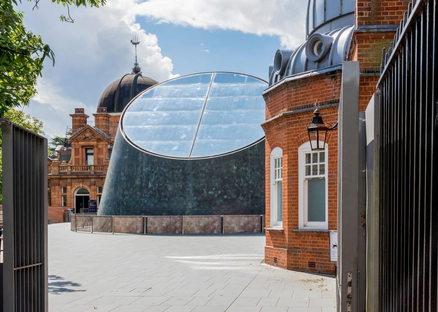 London: Royal Observatory Planetarium Show Entry Ticket - The visual effects: spacecraft images meet CGI