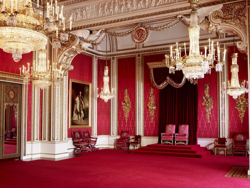 London: Royal Walking Tour and Buckingham Palace Audio Tour - Why the walk matters before Buckingham Palace
