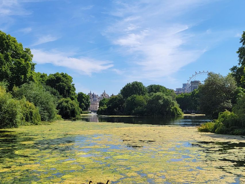 London: Royal Walking Tour and Buckingham Palace Audio Tour - Entering Buckingham Palace with skip-the-line access