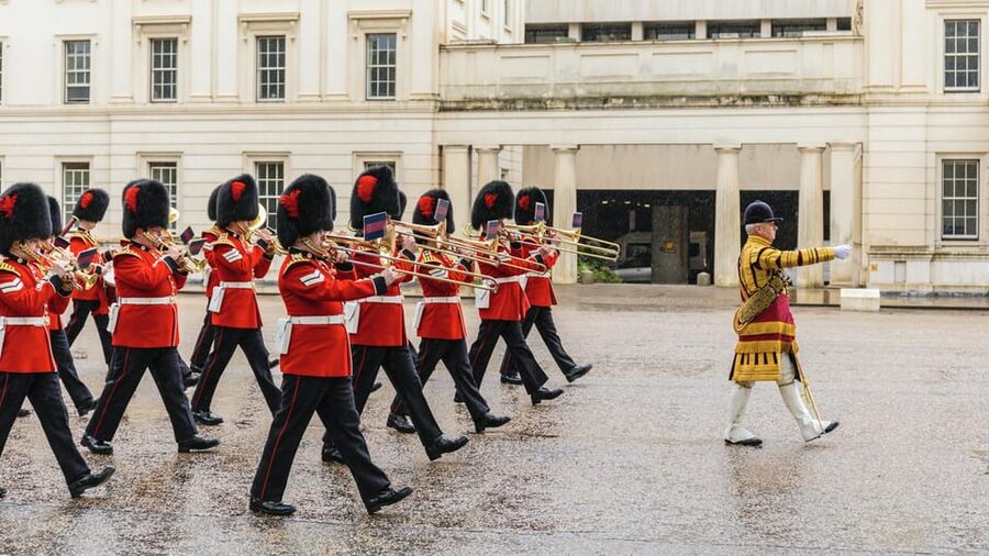 London: Royal Walking Tour with Guard Change & Royal Mews - St. James’s Palace and centuries of royal use