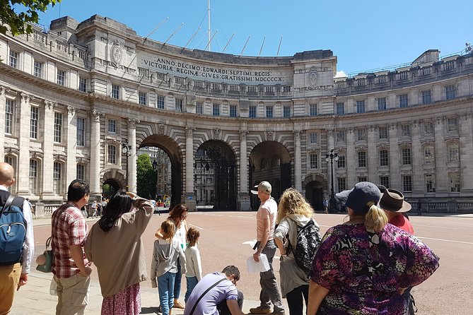 London's Palaces & Parliament Tour (See Over 20+ London Top Sights) - What the guides add to the walk
